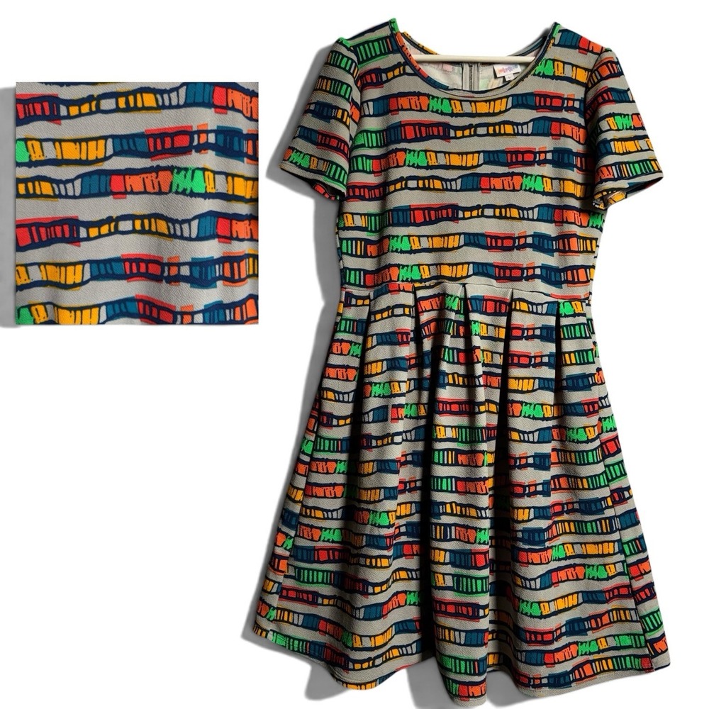 LuLaRoe Amelia Dress L Gray Multicolor Geometric Fit Flare Pleated Pockets Retro - Picture 2 of 13